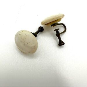 Vintage Cream Screw Back Earrings